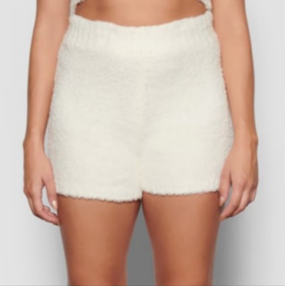 NWT SKIMS Bone White Cozy Knit Bouclé Teddy Shorts Size 4X/5X - Picture 1 of 8